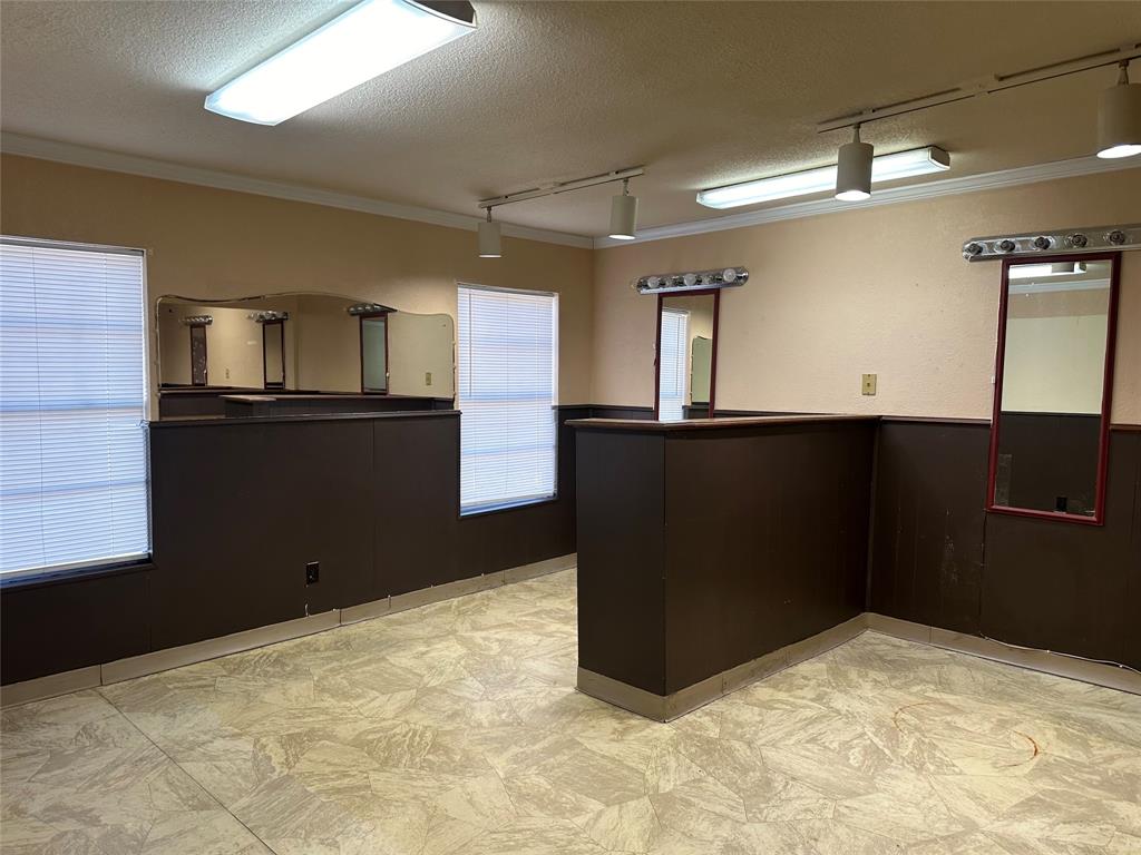 1407 S Washington Street Property Photo 7