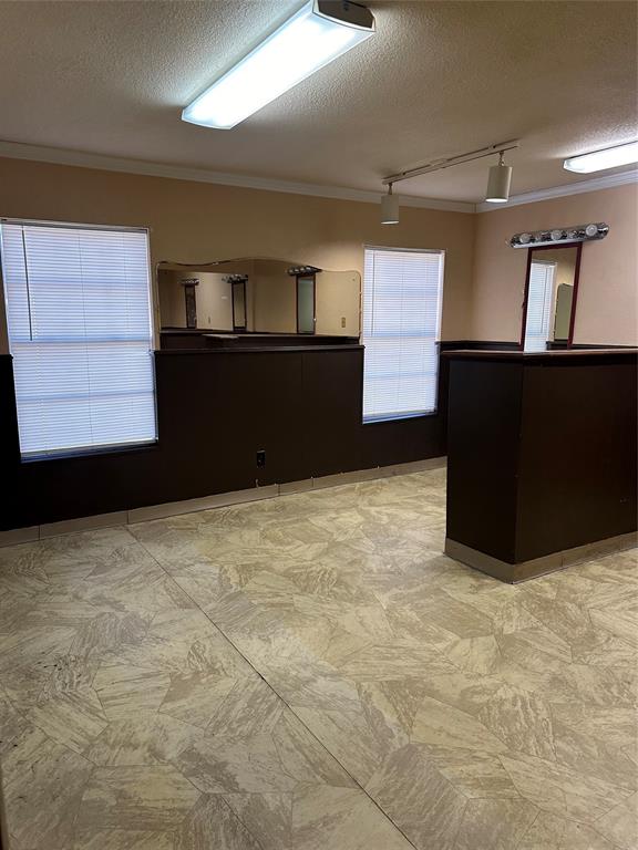 1407 S Washington Street Property Photo 9