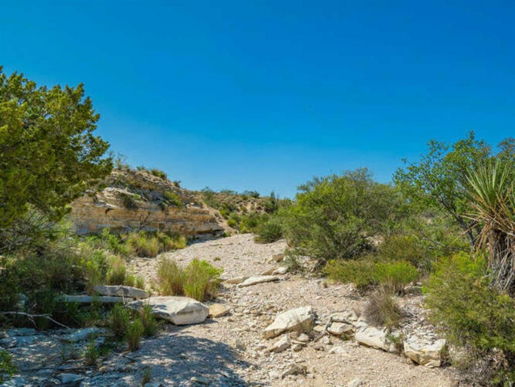 2859 Us-90 Property Photo 13