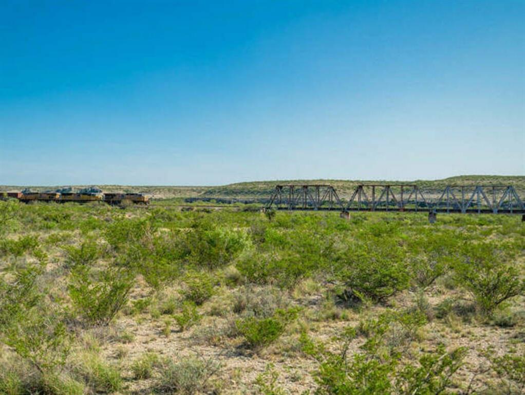 2859 Us-90 Property Photo 14