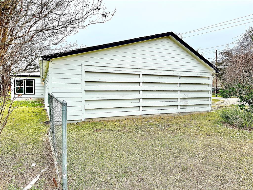 731 S Gilbert Street Property Photo 3
