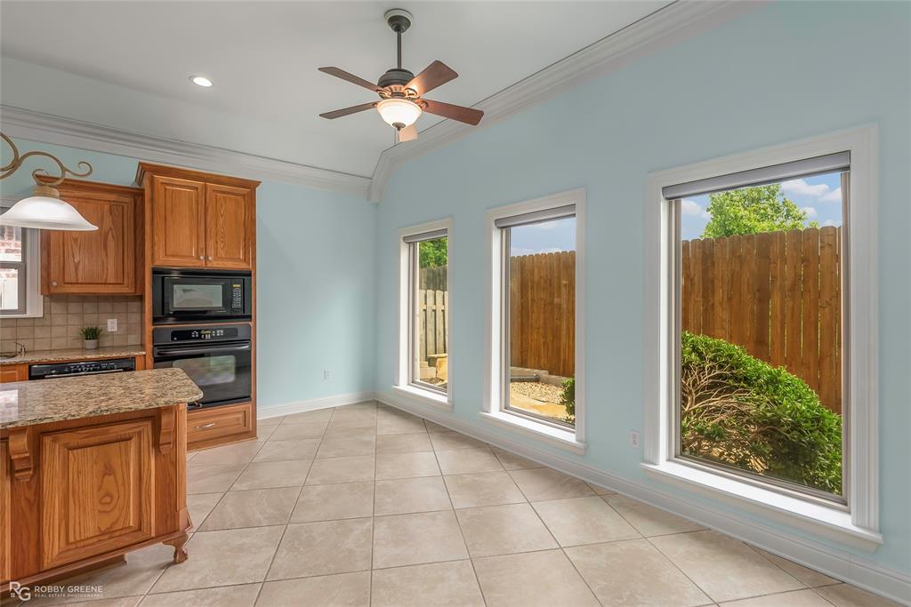 222 Gloucester Drive Property Photo 6