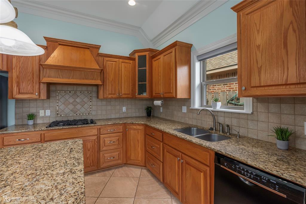 222 Gloucester Drive Property Photo 8