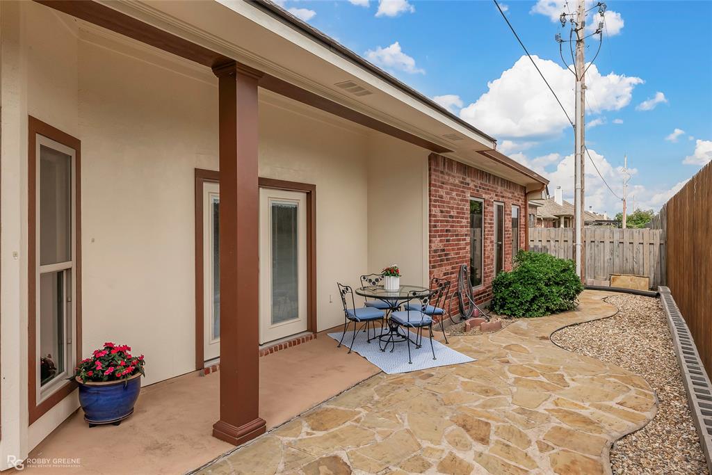 222 Gloucester Drive Property Photo 21