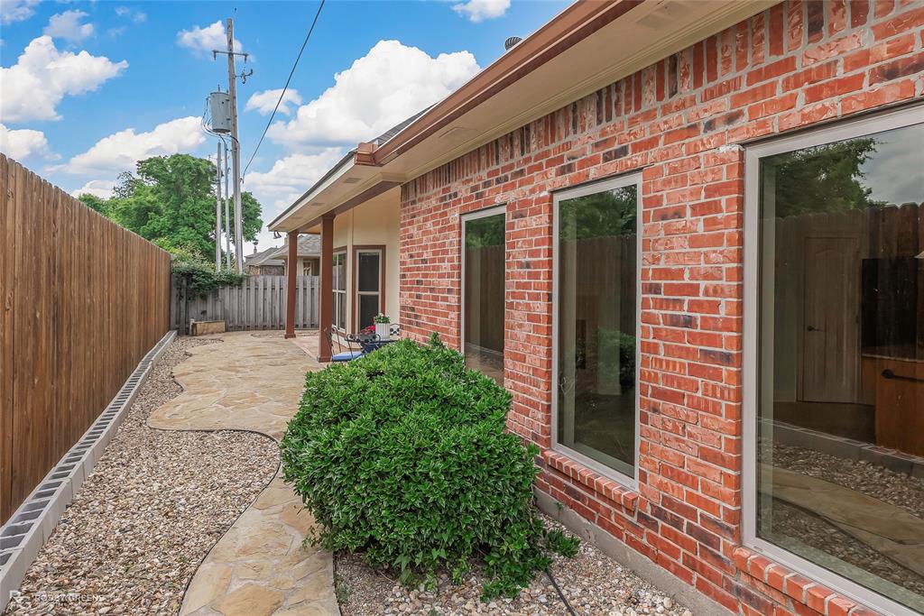 222 Gloucester Drive Property Photo 22