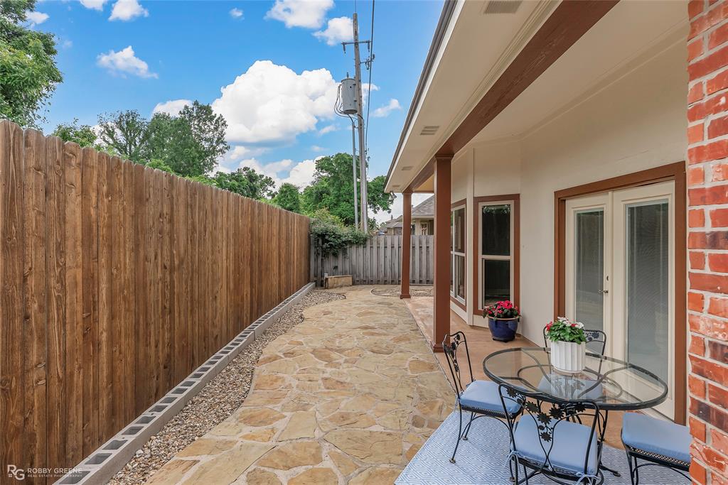 222 Gloucester Drive Property Photo 23