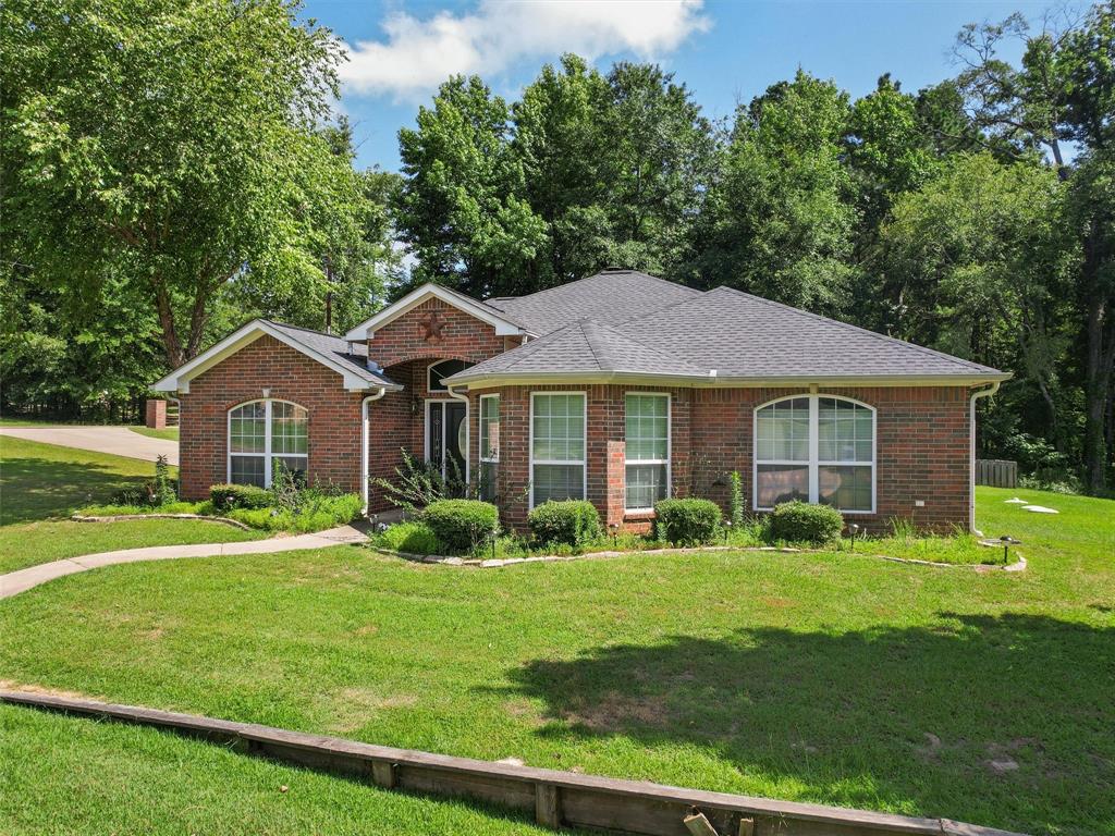 114 Heather Ln Property Photo 1