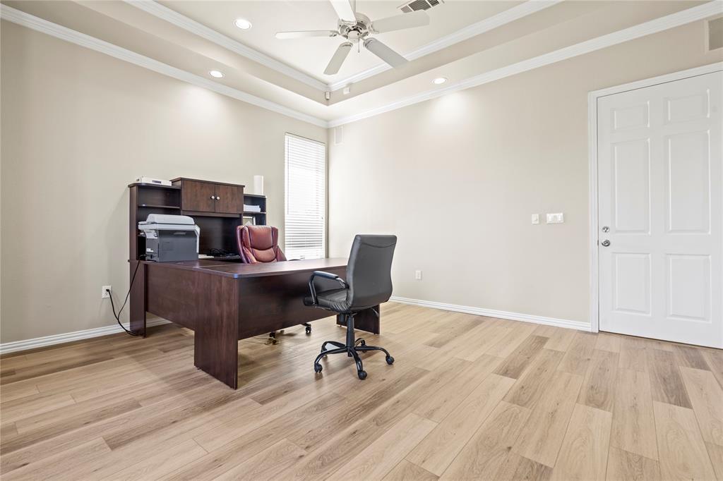 2204 Park Springs Boulevard Property Photo 2