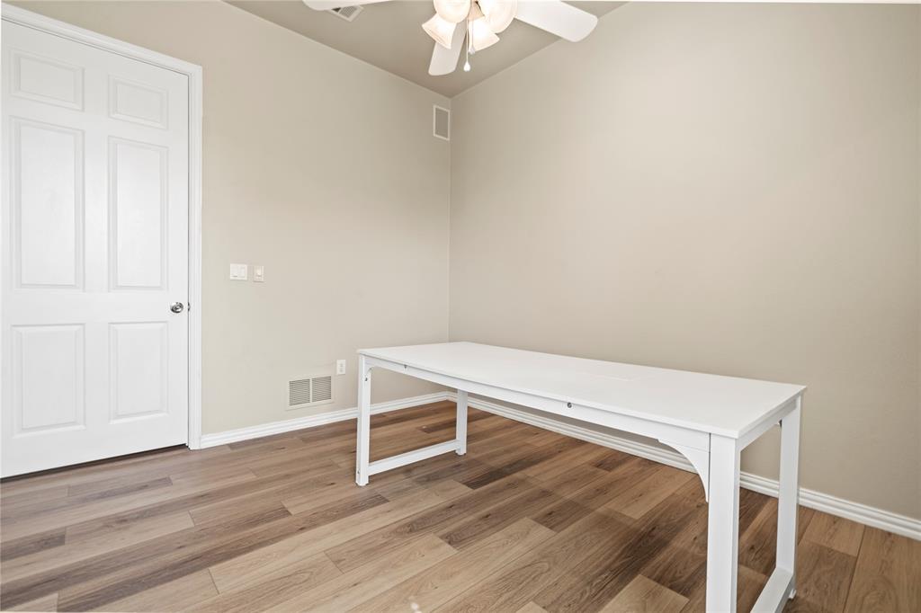 2204 Park Springs Boulevard Property Photo 5