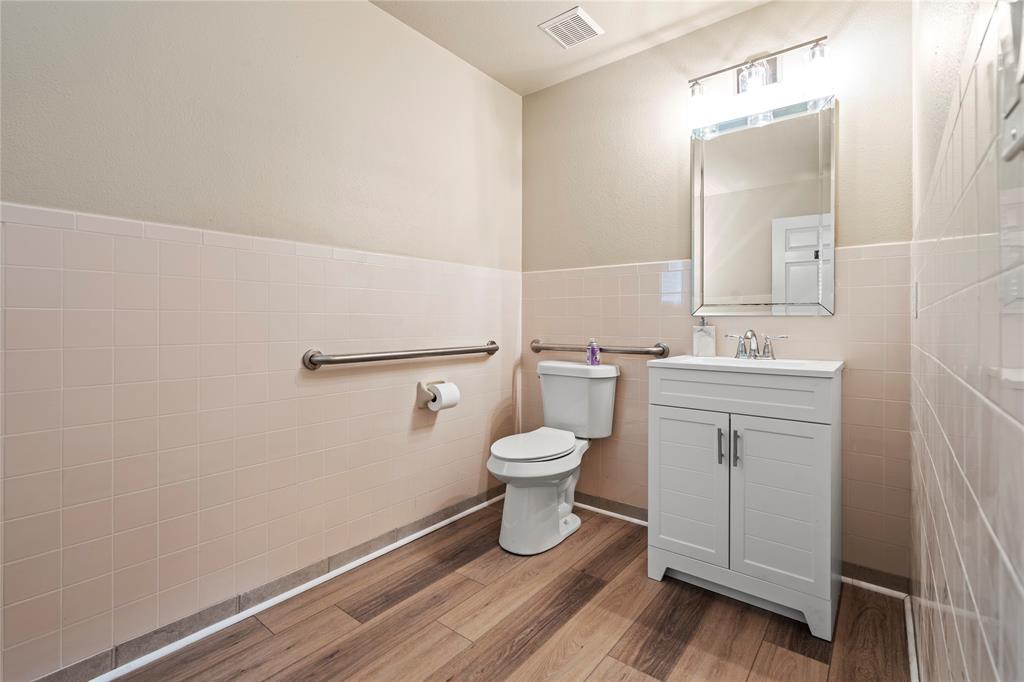 2204 Park Springs Boulevard Property Photo 11