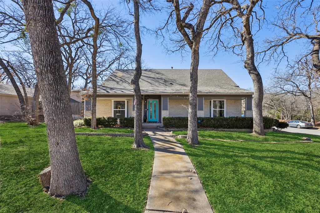 906 N Bowen Road Property Photo