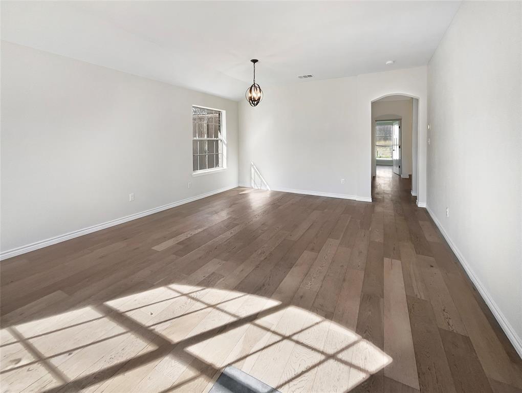 1004 Greenbriar Lane Property Photo 9