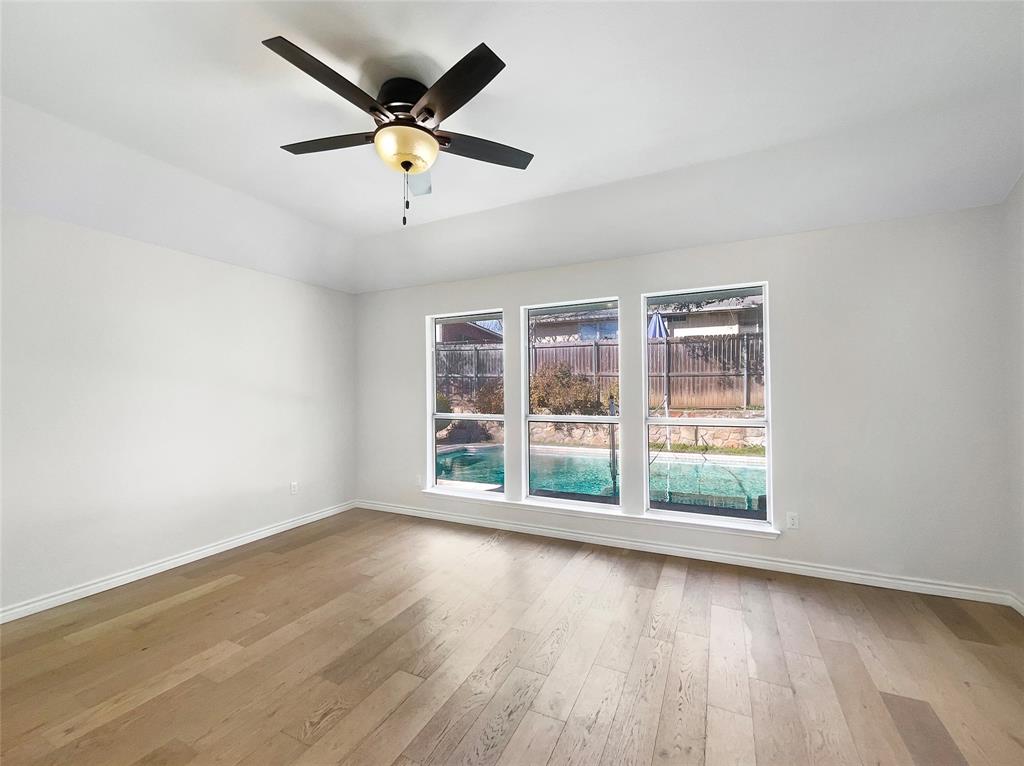 1004 Greenbriar Lane Property Photo 12