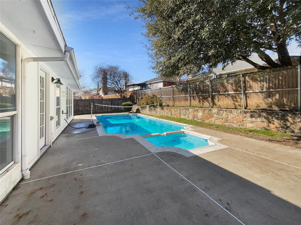 1004 Greenbriar Lane Property Photo 17