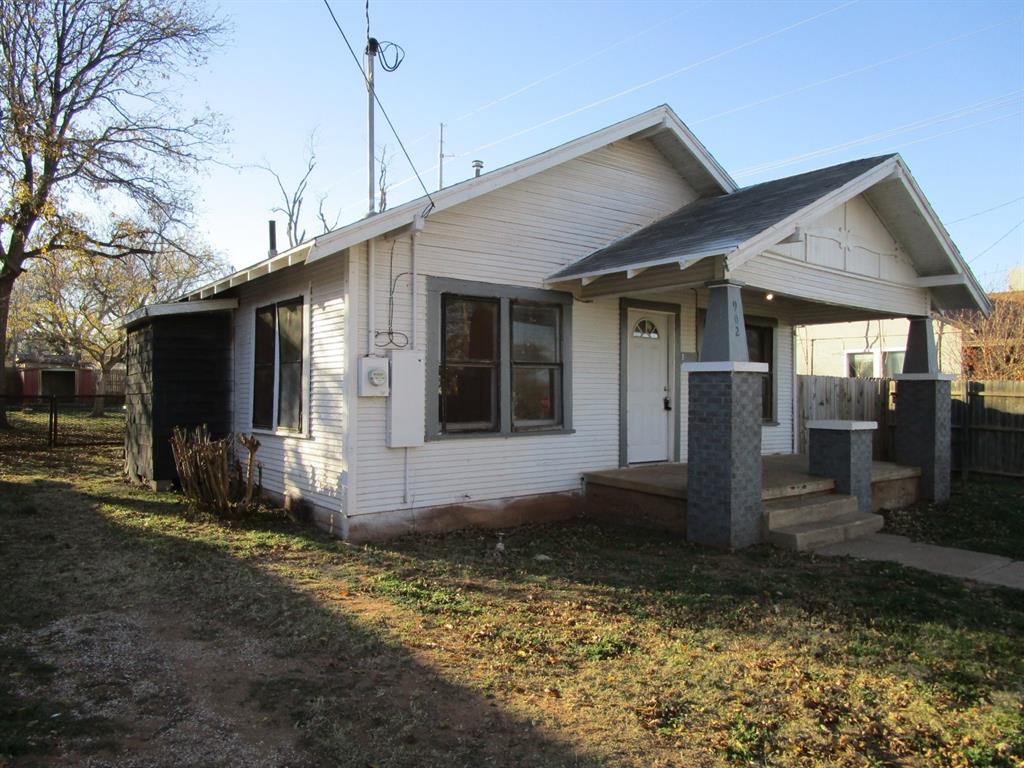 902 Lubbock Street Property Photo 3