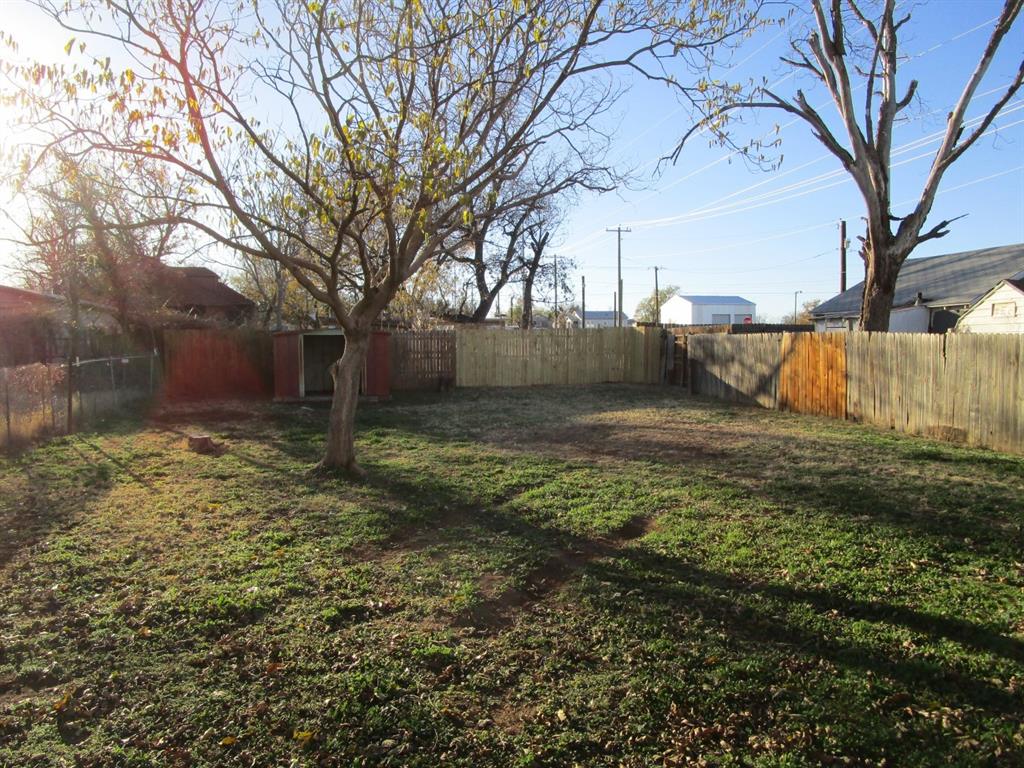 902 Lubbock Street Property Photo 4