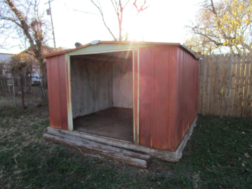 902 Lubbock Street Property Photo 5