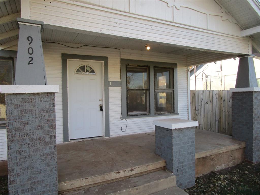 902 Lubbock Street Property Photo 9