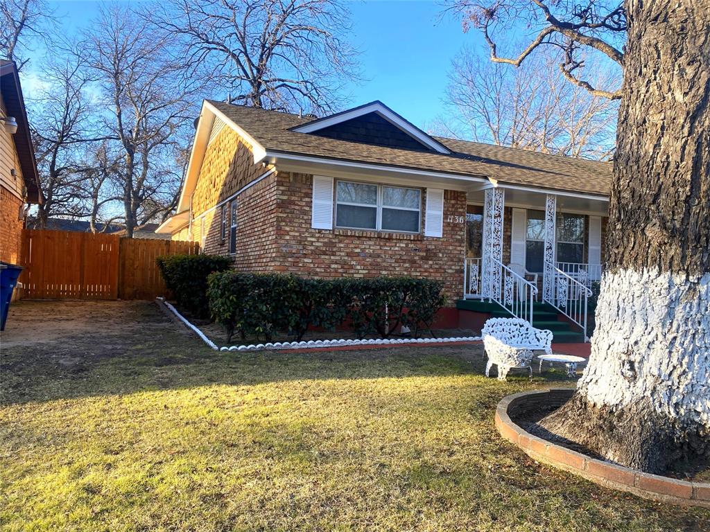1136 E Five Mile Parkway Property Photo 2
