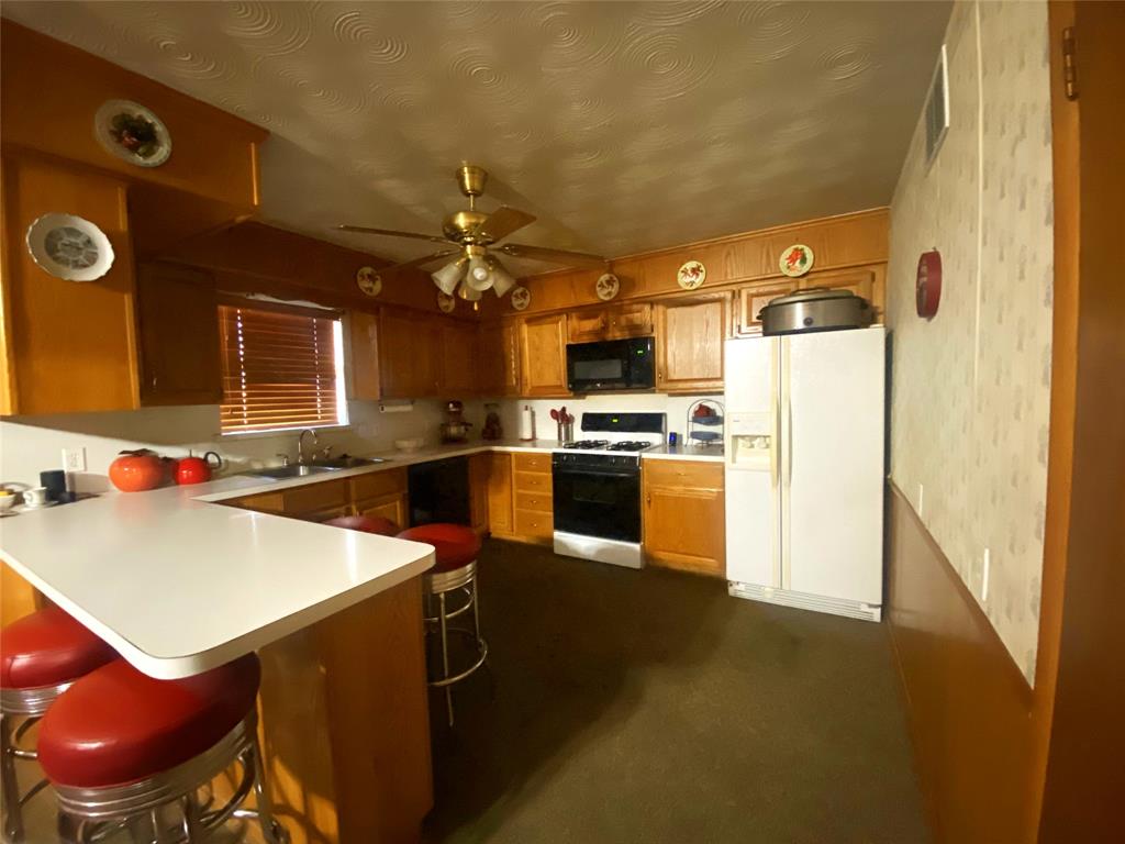 1136 E Five Mile Parkway Property Photo 11