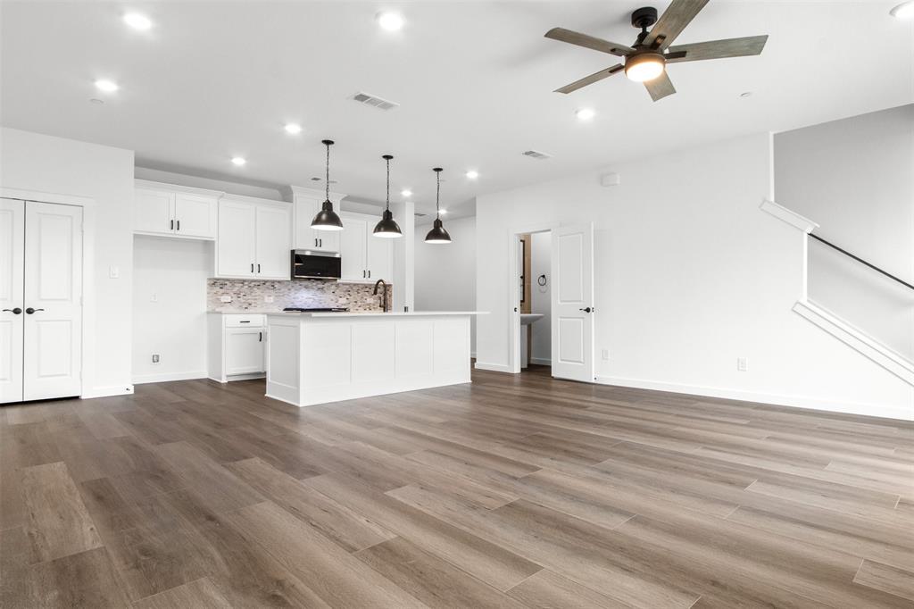 725 Tower Road Property Photo 6