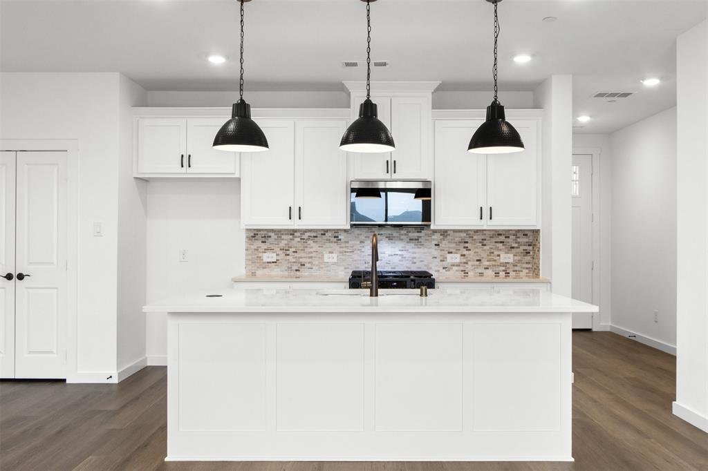 725 Tower Road Property Photo 8