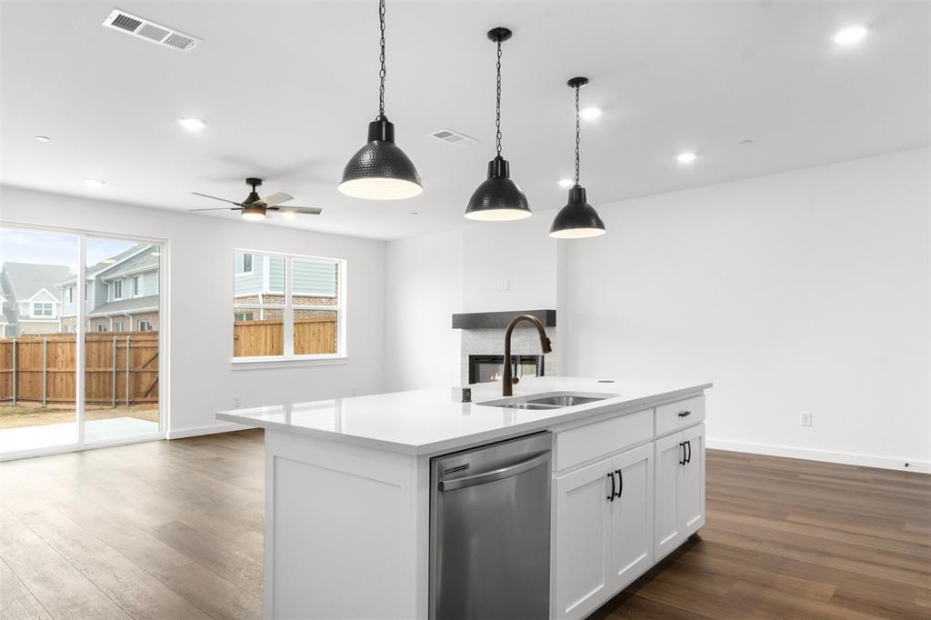 725 Tower Road Property Photo 10