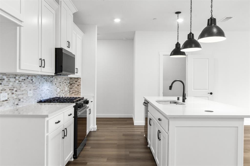 725 Tower Road Property Photo 11