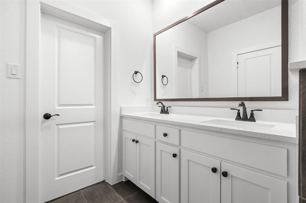725 Tower Road Property Photo 19