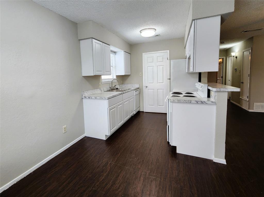 223 Roberts Circle Property Photo