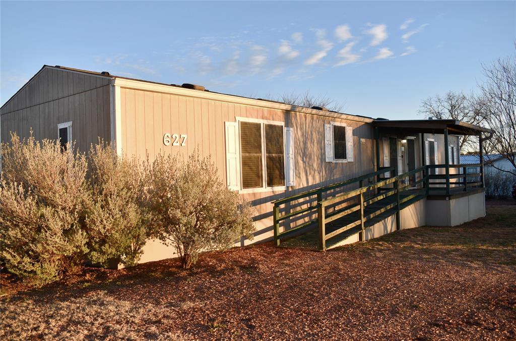 627 Bridge Street Property Photo 1