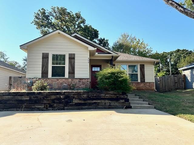 424 E Shepherd Street Property Photo 1