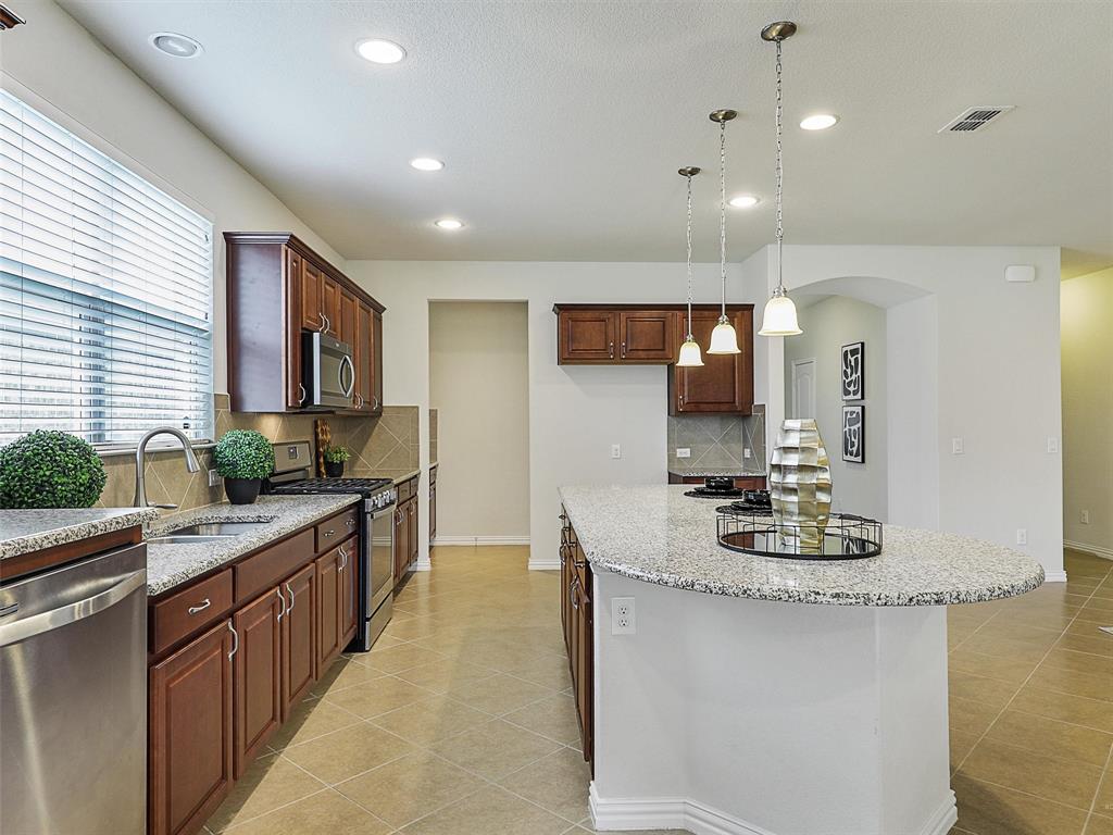 2337 Brookdale Drive Property Photo 6