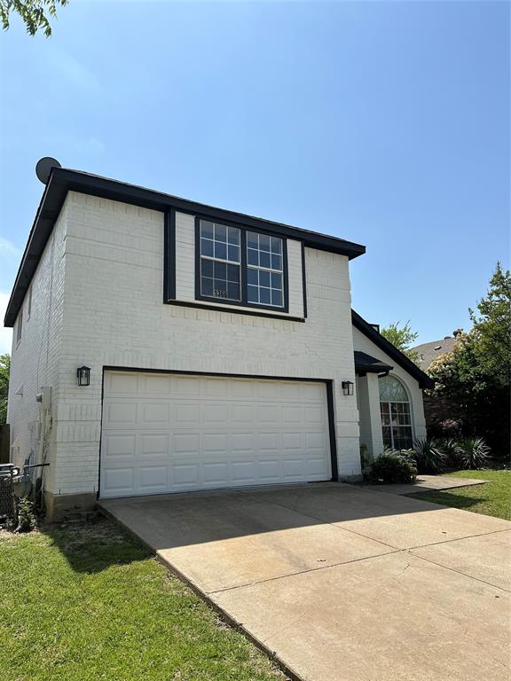 1366 WESTVIEW Drive Property Photo 1