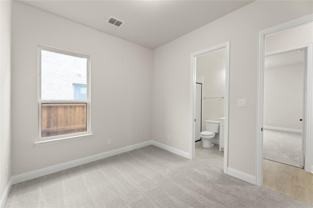 9813 Dahlia Boulevard Property Photo 15