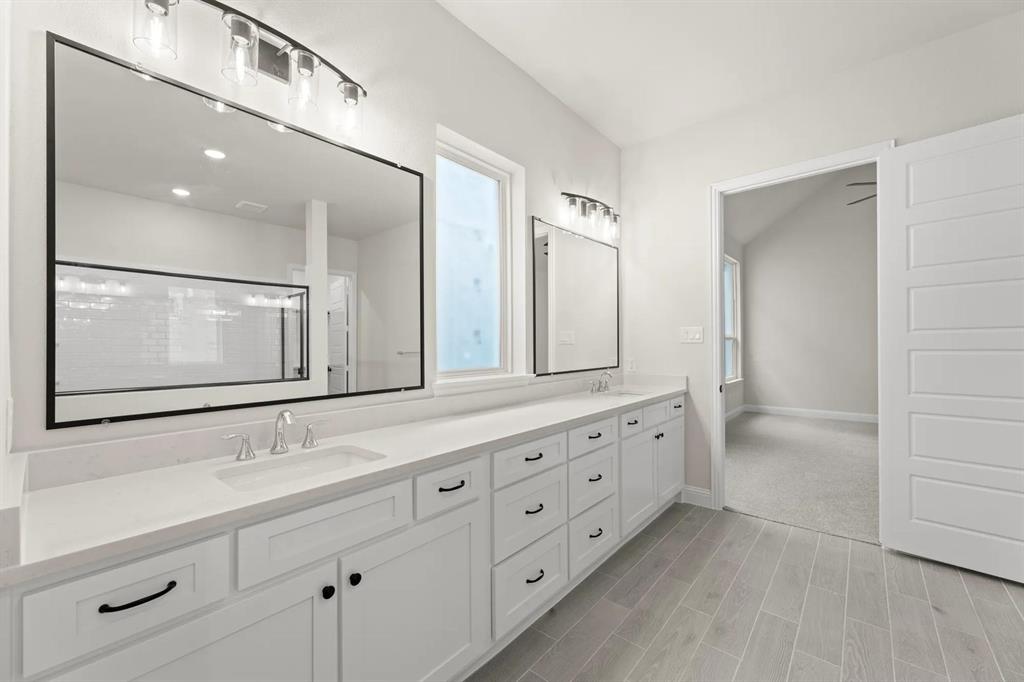 9813 Dahlia Boulevard Property Photo 22