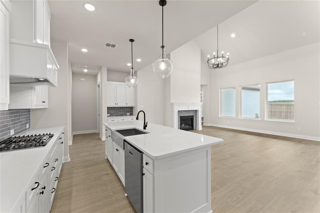 9813 Dahlia Boulevard Property Photo 23