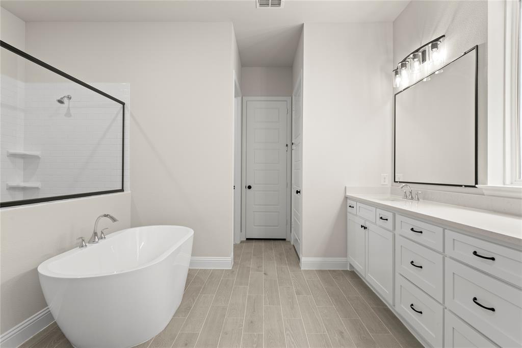 9813 Dahlia Boulevard Property Photo 30