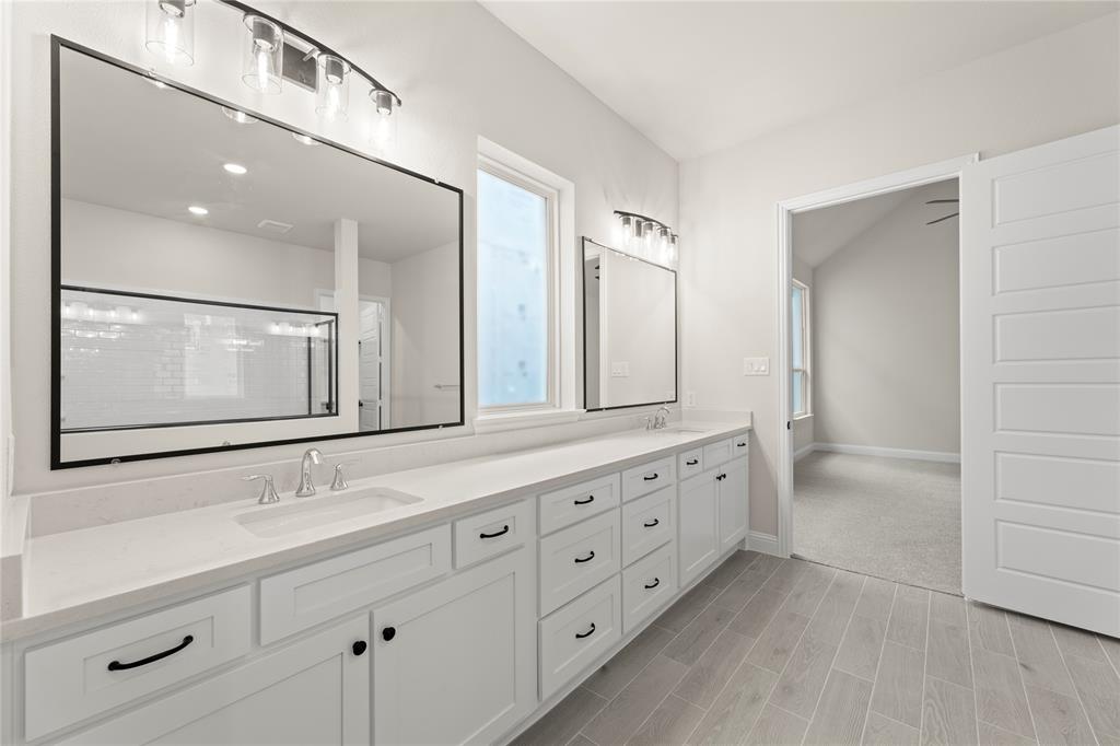 9813 Dahlia Boulevard Property Photo 34