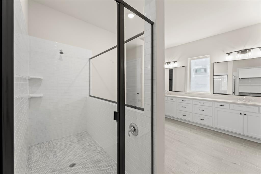 9813 Dahlia Boulevard Property Photo 36