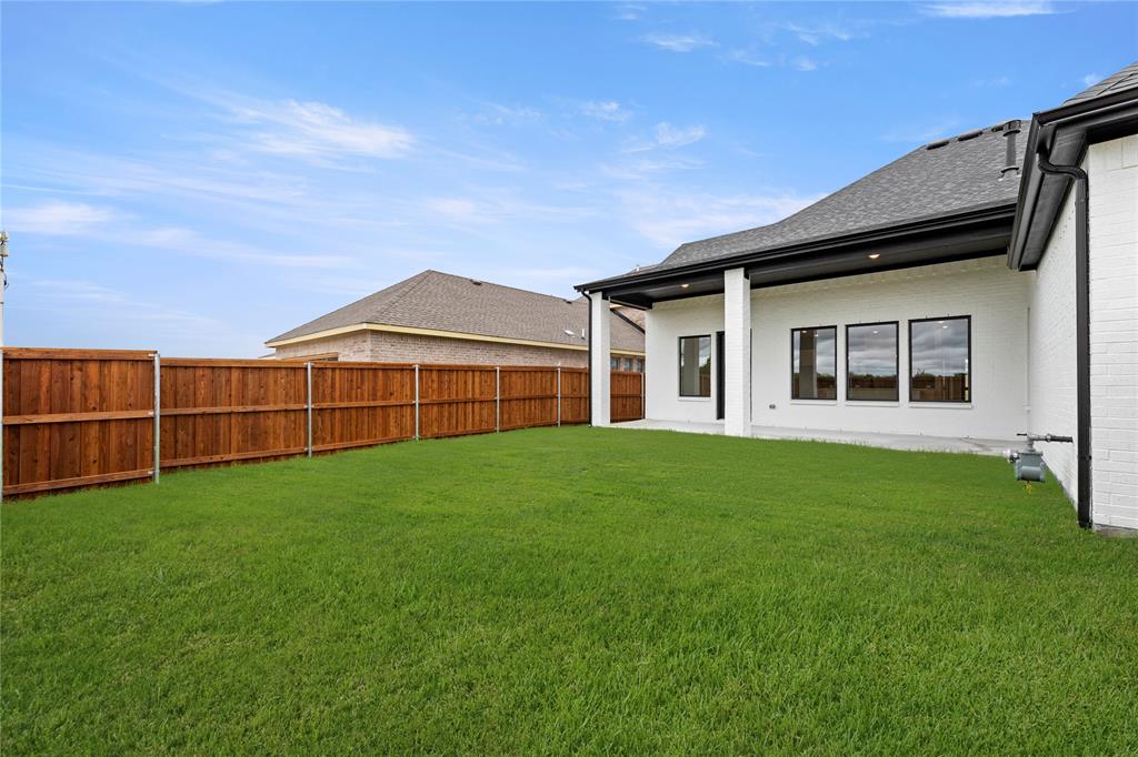 9813 Dahlia Boulevard Property Photo 38