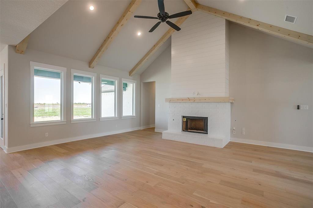 230 Everly Way Property Photo 8