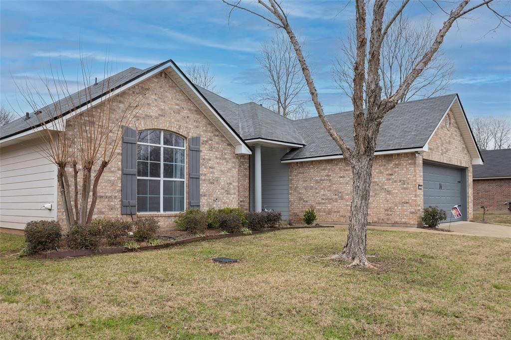 152 Clearbrooke Drive Property Photo 2
