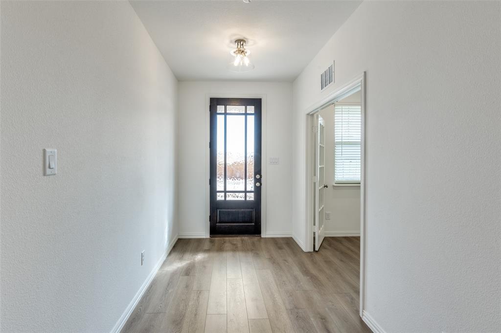 2205 Meadowlark Lane Property Photo 5