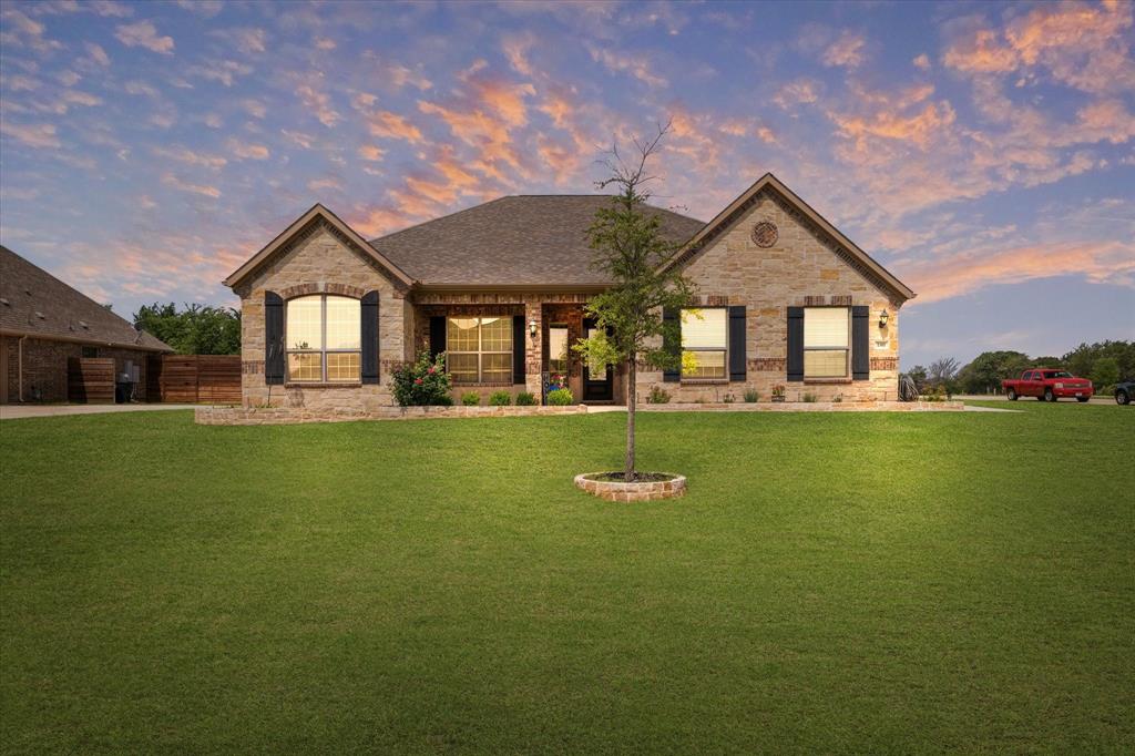 100 White Oak Drive Property Photo