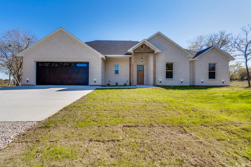 570 Hampel Property Photo