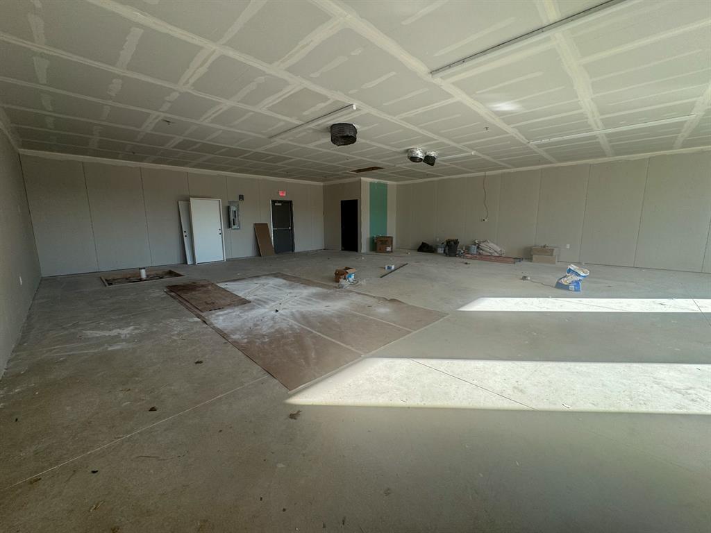 900 W Thompson Street Property Photo 13