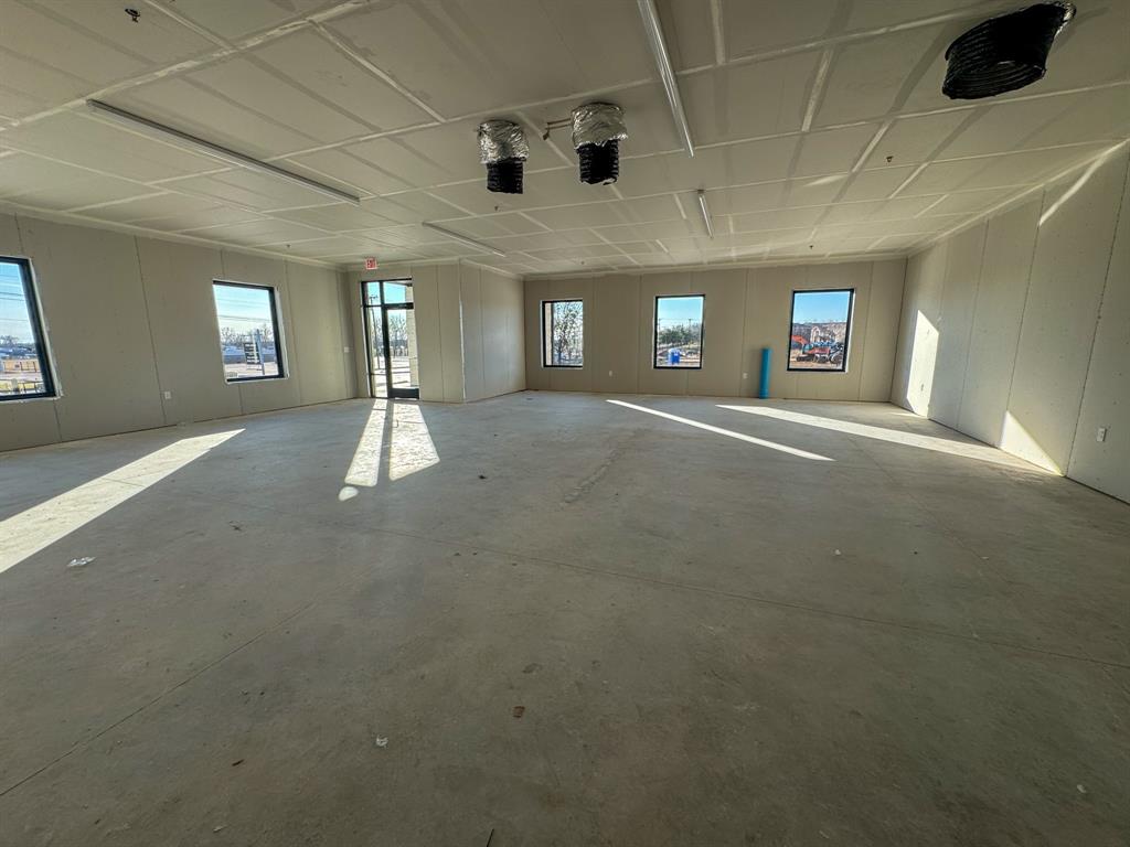 900 W Thompson Street Property Photo 19