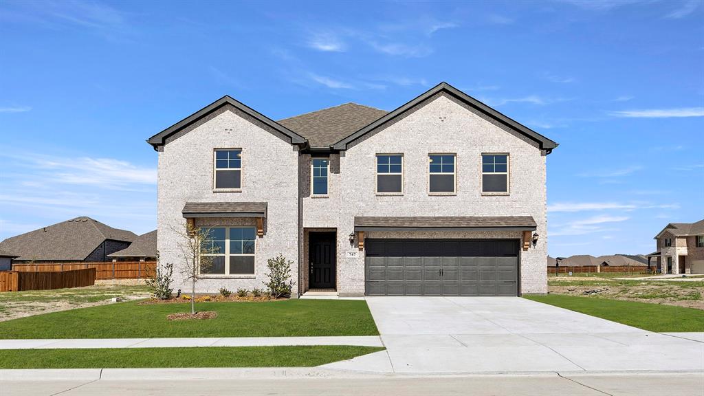 747 Embrace Property Photo 1