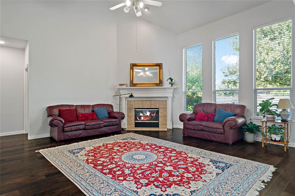 913 Royal Oaks Drive Property Photo 11